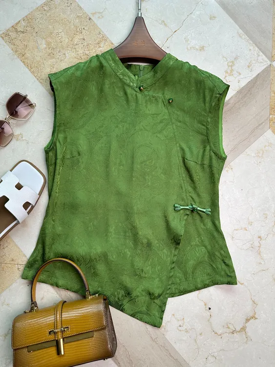 【古琦推荐】2025夏季立领薄款人丝新中式不规则无袖衬衫女58350