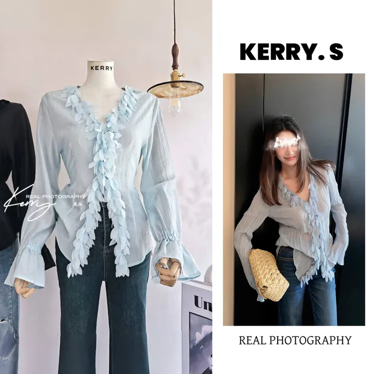 法式花瓣 2025早秋新款设计感v领蓝色女士衬衫女宽松显瘦百搭上衣