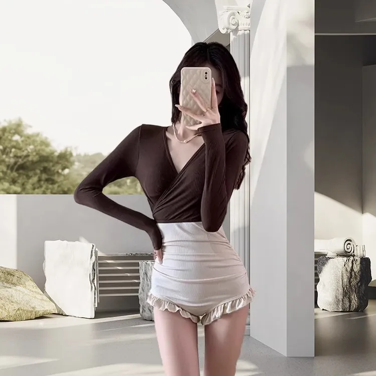 泳衣女装2025新款爆款连体两件套长袖保守性感显瘦洋气高级感泳衣