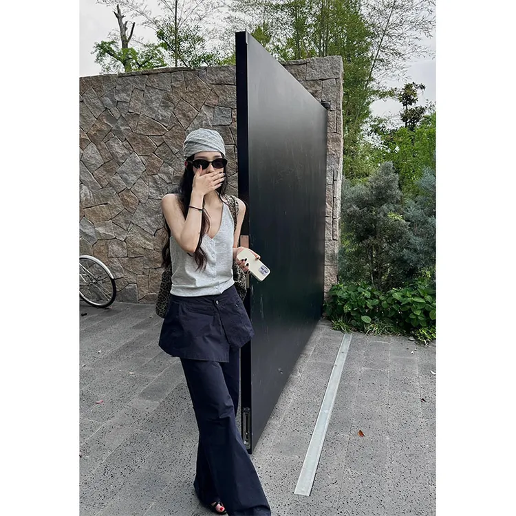 简约休闲风气质辣妹挂脖纽扣修身灰色背心高腰直筒宽松阔腿裤套装