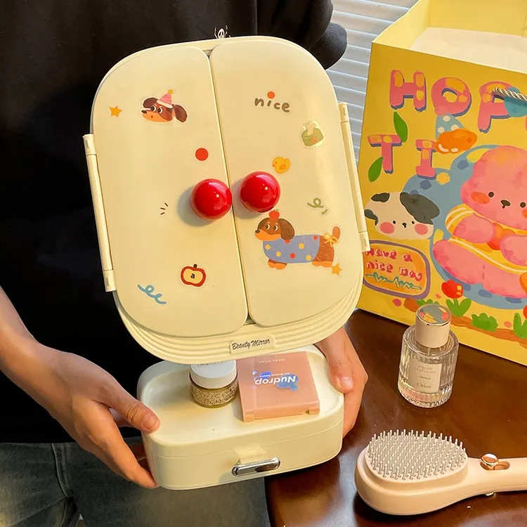 女圣诞礼物LED三面化妆镜放大镜女梳妆台学生宿舍桌面折叠小镜子