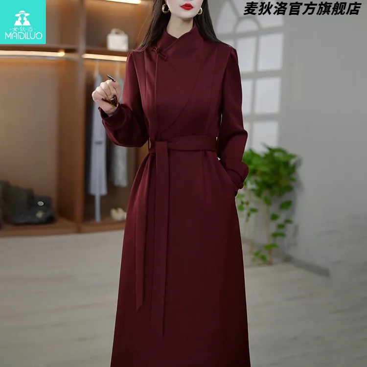 连衣裙2025新款女秋冬季爆款高档品牌气质轻奢高级感配大衣