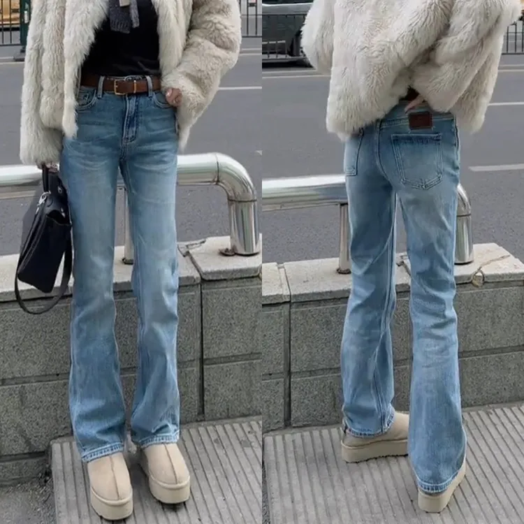 2025秋冬新款弹力修身微喇牛仔裤大码女装高腰显瘦窄版加绒喇叭裤