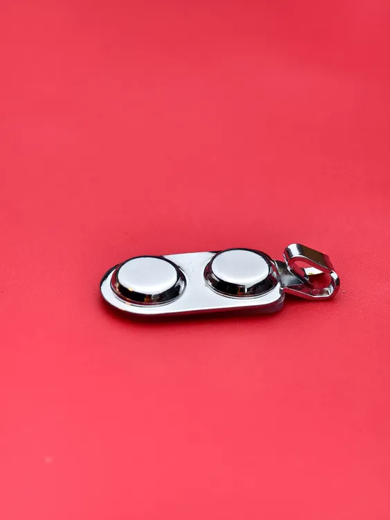 缝纫机过线钩  强磁可随意移动  稳定缝线  不限机型 一秒安装