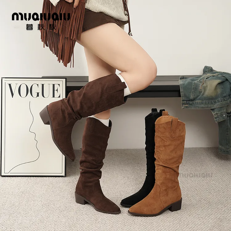 暮秋秋流光风复古磨砂尖头粗跟靴女2025秋新显瘦绒面西部堆堆靴子