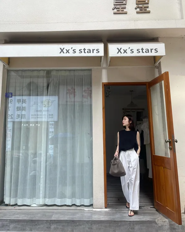 【黑白胶片】高级感时尚轻职风黑色上衣搭配高腰白色休闲长裤套装