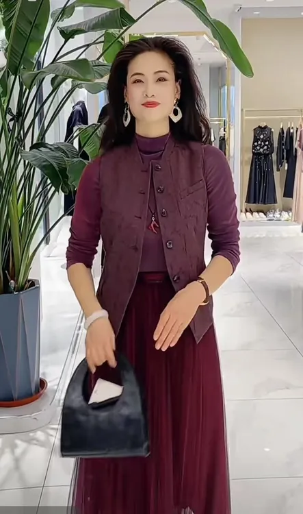 690505酒红色半身裙