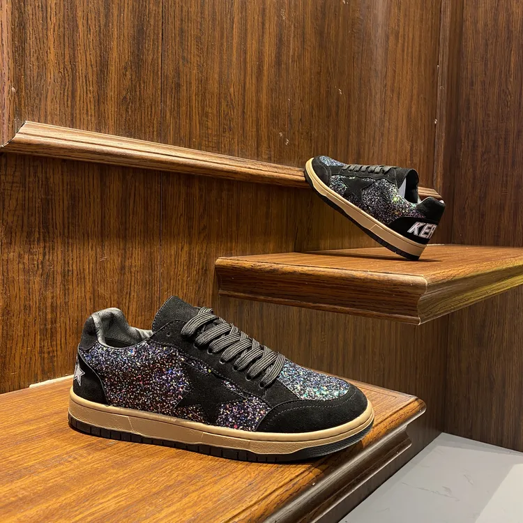 男鞋2026新款纯皮烫钻星星潮鞋时尚百搭舒适软底低帮高端休闲板鞋