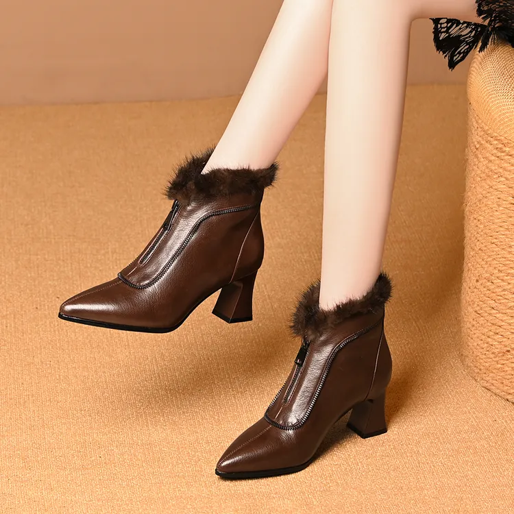 尖头粗跟前拉链短靴女2025秋冬新款高跟加绒保暖舒适时装靴