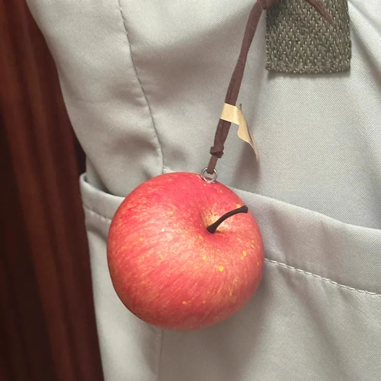 创意仿真苹果书包挂饰车载内饰摆件挂件学生党闺蜜同款包包挂件女
