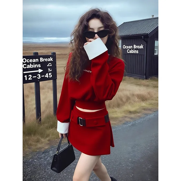 2025冬季超火一整套减龄洋气时尚大方得体穿搭红色卫衣两件套装裙