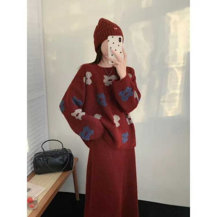 休闲风女装红色秋冬中长款时尚套装圆领网红宽松减龄冬季上衣