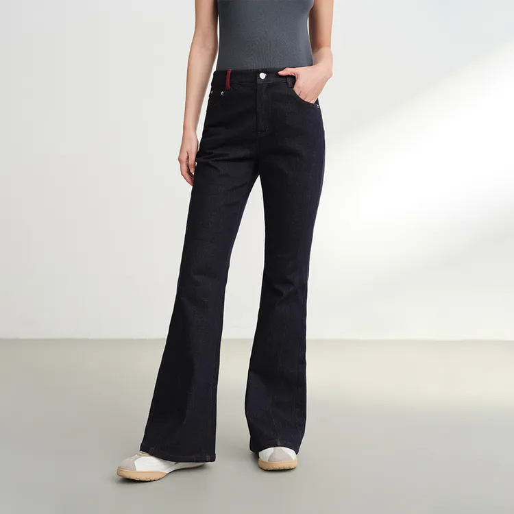 ​EP雅莹2025早秋新款女装 优雅通勤棉质修身显瘦微喇牛仔裤J602A