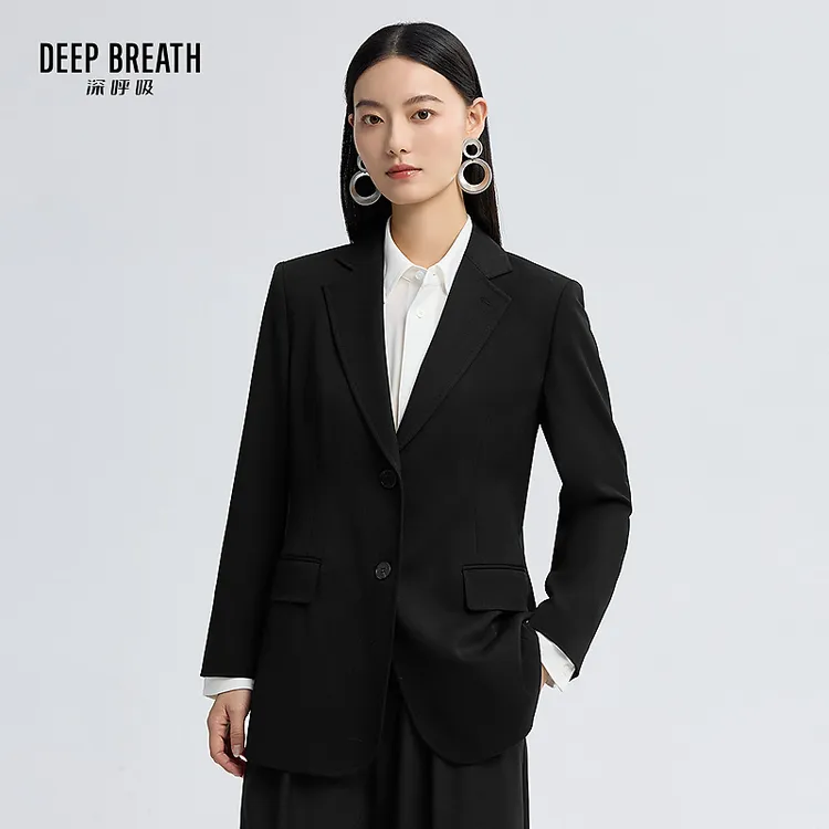 DEEP BREATH深呼吸通勤平驳领两颗扣直身型纯色西装外套女A401708