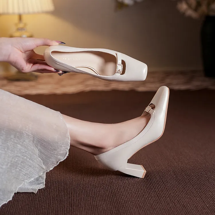 春秋鞋小众山茶花平底跟鞋女百搭高跟气质圆头小香风玛丽珍鞋