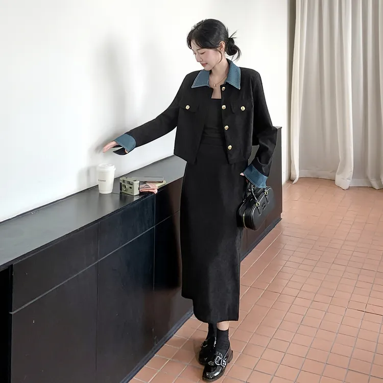 2025春秋新款高级感短款外套女秋季撞色领口假两件上衣半身裙套装