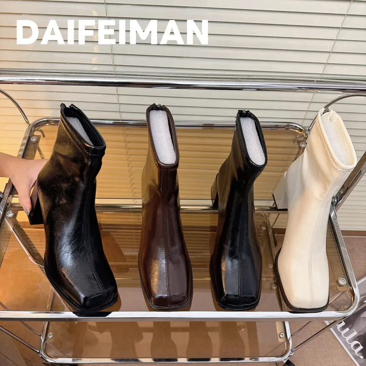 休闲风中跟女高跟秋冬法式马丁靴粗跟方头气质