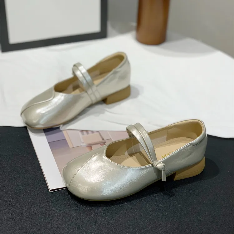 法式复古小皮鞋女2025秋季新款网红配裙子浅口一字扣带单鞋