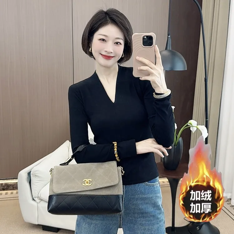 加绒磨毛深V领修身正肩显瘦长袖t恤女保暖内搭上衣2025年秋冬新款