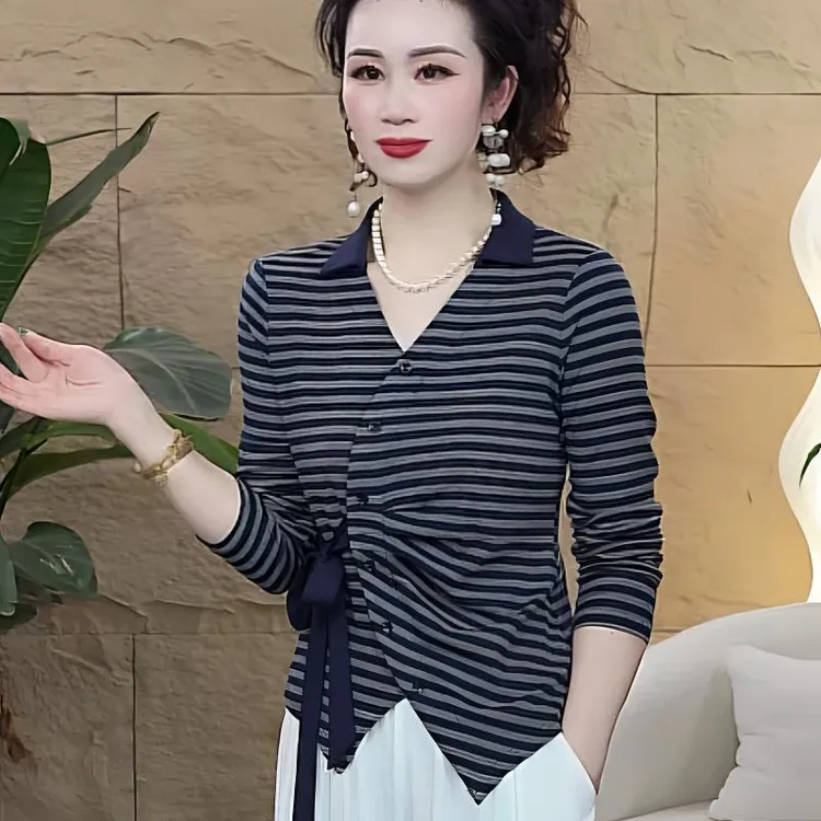 【歌莱图】2025新款POLO领长袖条纹V领T恤百搭黑色针织宫廷风2591