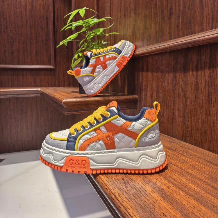 男鞋2026早春款时尚百搭纯皮拼色潮鞋软底增高休闲鞋运动鞋四季款