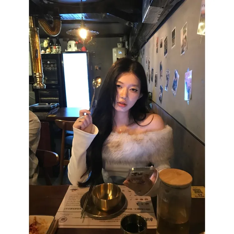 sheepland娇贵时髦精一字肩毛毛领针织t恤女秋冬收腰显瘦打底上衣