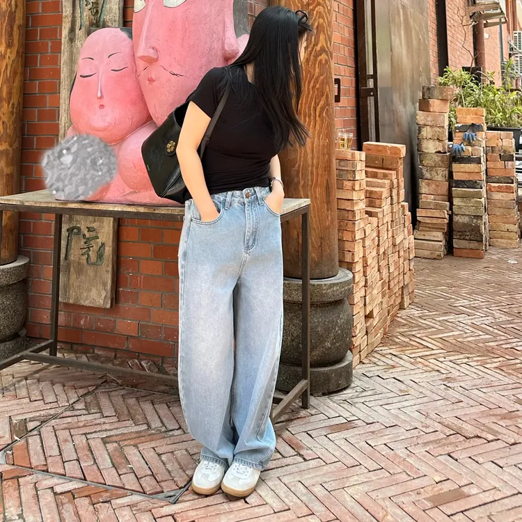 浅蓝水洗牛仔裤直筒显瘦休闲拖地夏季浅色宽松阔腿弯刀长裤女