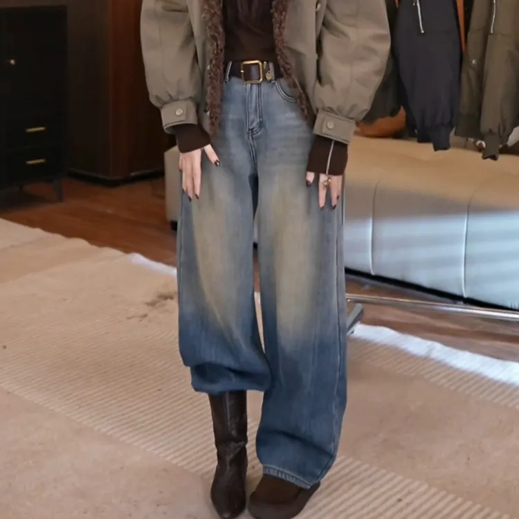 渐变做旧加绒牛仔裤2025冬季高腰版型日常出街松弛通勤穿搭格调