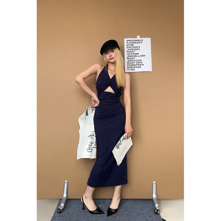 夏日纯欲风性感辣妹小众气质连衣裙收腰时尚显瘦名媛挂脖长裙子女