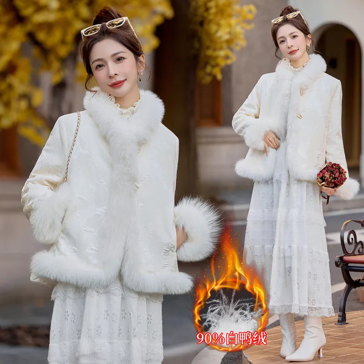 高级感气质狐狸毛拼接羽绒服女2025冬季新款加厚保暖宽松短款外套