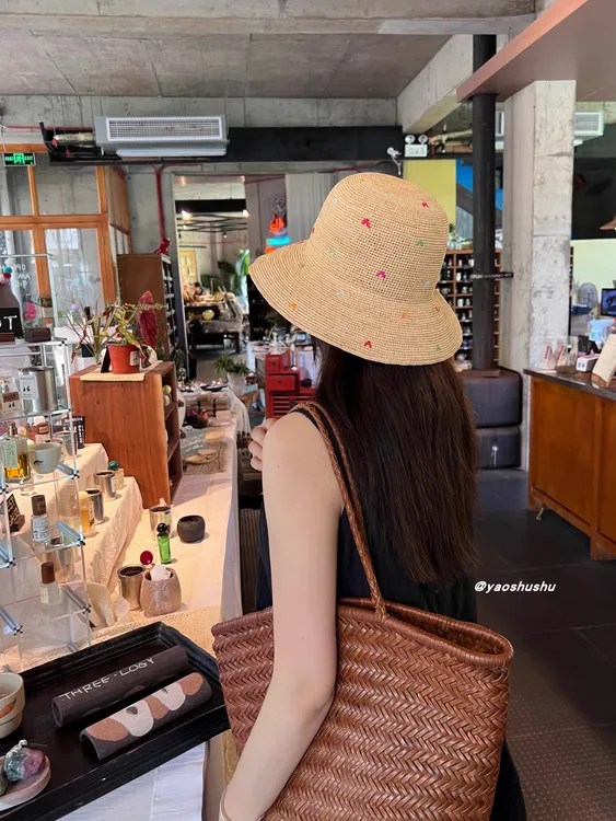 遮阳帽草编显脸小透气手工编拉菲草帽女夏季海边度假沙滩防晒帽