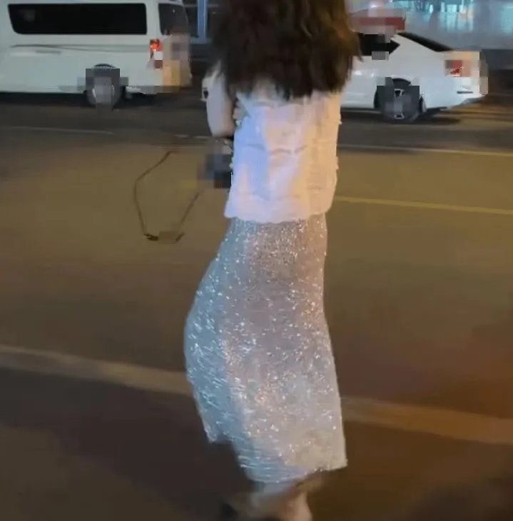 时尚潮流百搭女士夏季新款显瘦气质女装