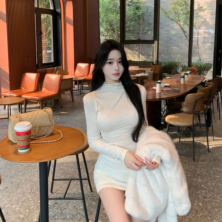 甜芯Sweet【初代韩女】加绒版怕冷宝宝拍这个链接韩系褶皱包臀裙 