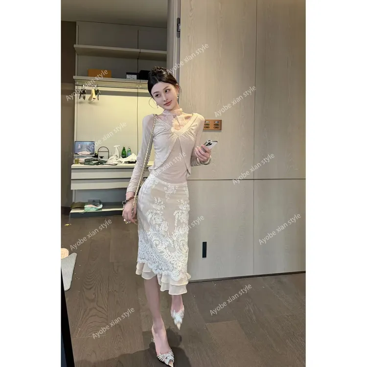 【AYOBE】小贤   羊毛名媛风蕾丝温柔气质显瘦上衣性感小妈风纯欲