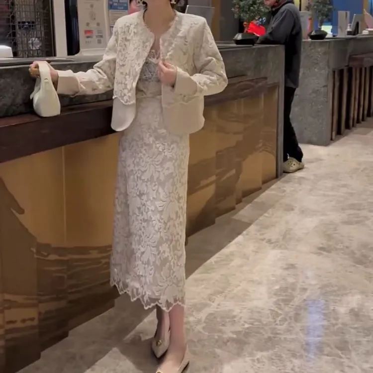 2025春夏新款时尚显瘦气质女士网红洋气两件套百搭款D7866