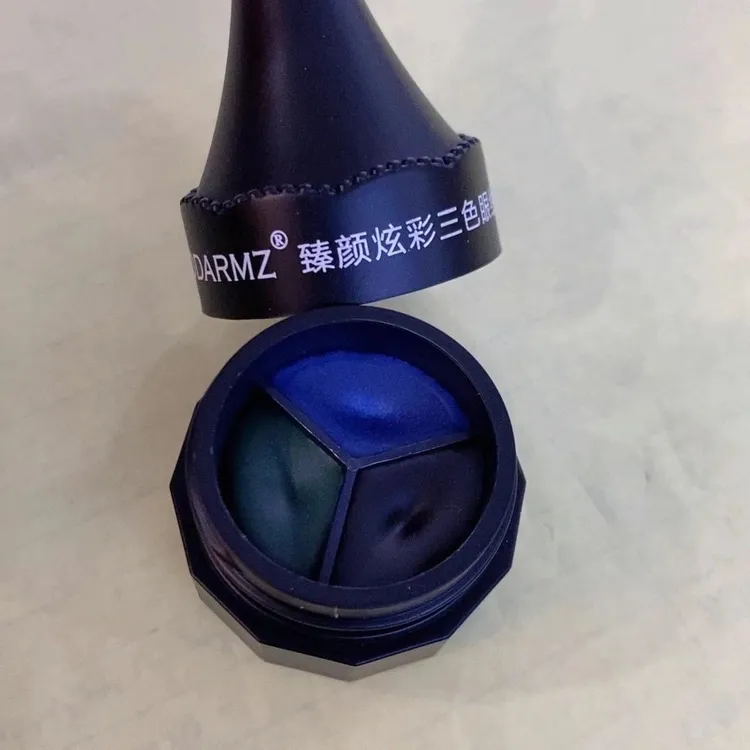 炫彩三色防水眼线膏打造自然持久不脱妆眼妆
