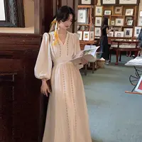法式白色长袖连衣裙简单大方高级感早秋穿搭v领长裙6425