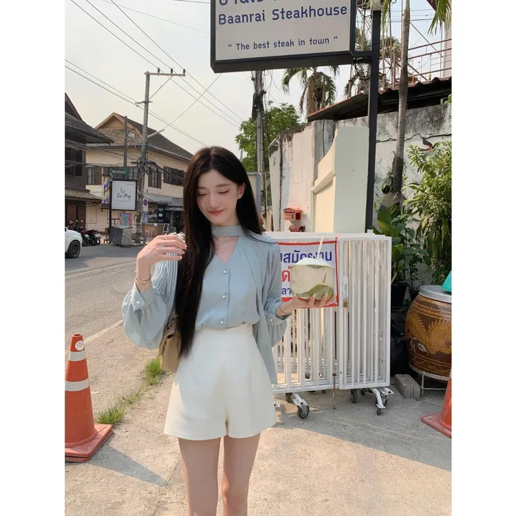 蓝色褶皱垂顺飘带衬衫女2025夏季新款温柔风百气质v领长袖上衣