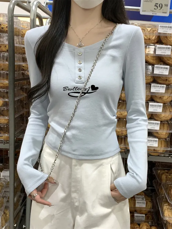 春秋款正肩长袖t恤女浅蓝色温柔卡腰褶皱纽扣T恤打底衫小个子上衣