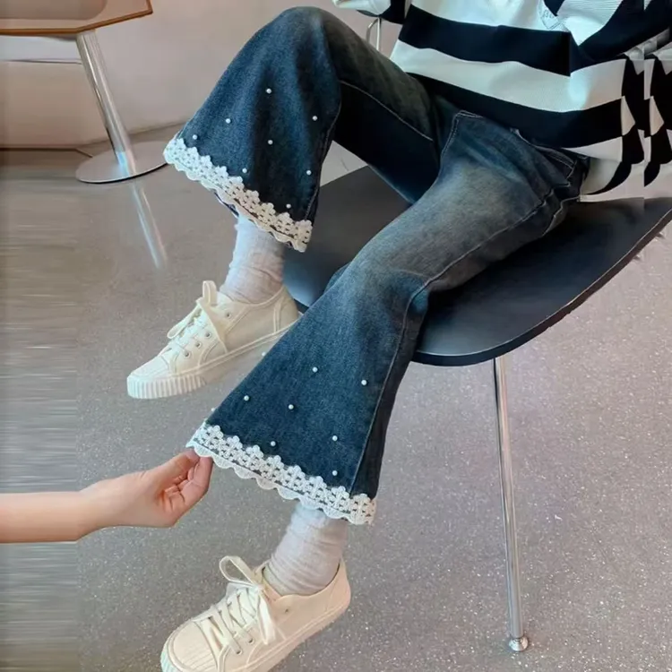 女童牛仔裤秋装2025新款洋气中大童女宝宝春秋牛仔修身喇叭裤时尚