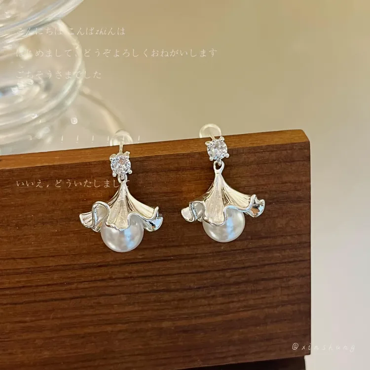 铜合金仿珍珠耳饰 【银杏】设计感扇形银杏叶耳环优雅精致百搭耳饰