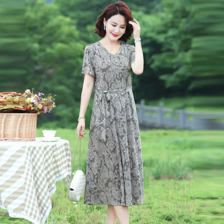 妈妈装碎花中长款连衣裙修身女夏季新款气质收腰显瘦V领休闲裙子