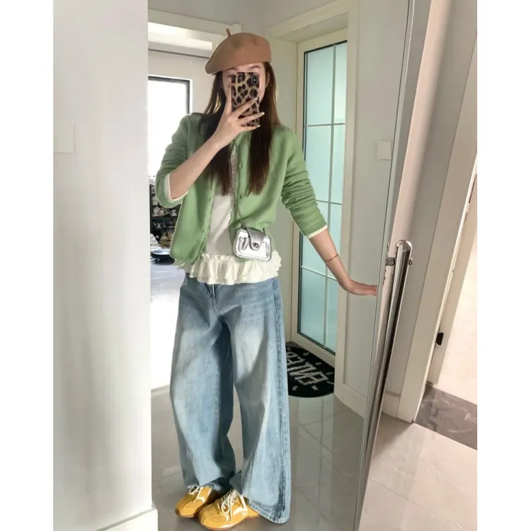 春秋薄款2025爆款绿色新款上衣高级感显瘦宽松百搭时尚休闲牛仔裤