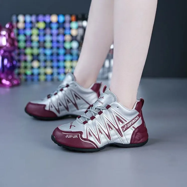 香港轻奢运动鞋皮面情侣同款休闲鞋时尚舒适透气老爹鞋软底跑步鞋