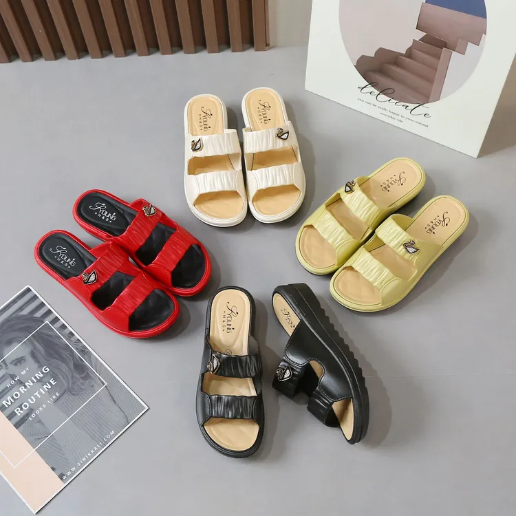 拖鞋女厚底新款户外外穿中跟沙滩鞋时尚防滑软底耐磨加厚女士凉鞋