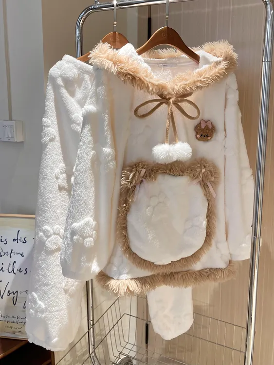 可爱小狗连帽耳朵珊瑚绒睡衣女秋冬季新款加厚加绒保暖家居服套装