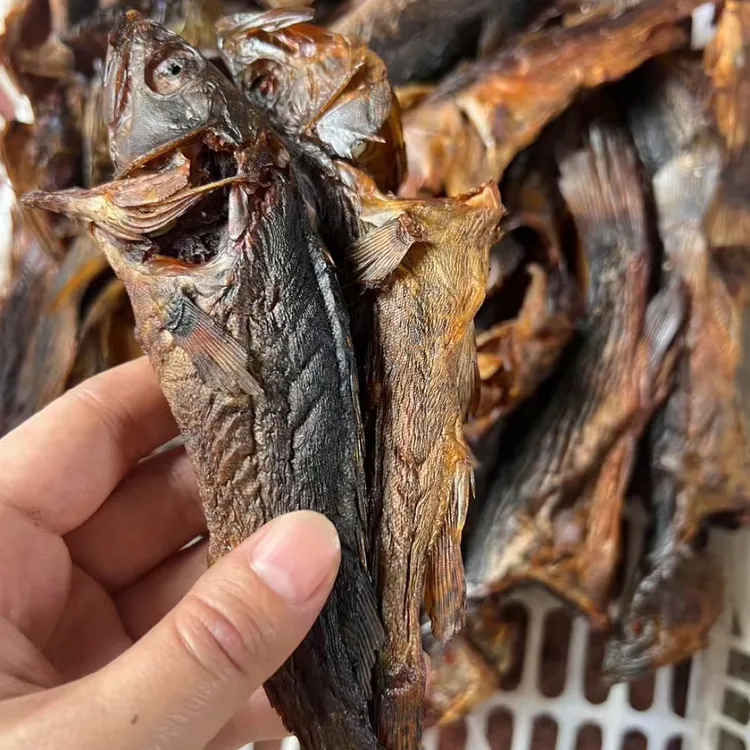 农家米糠烟熏溪流鳜鱼干，已净膛