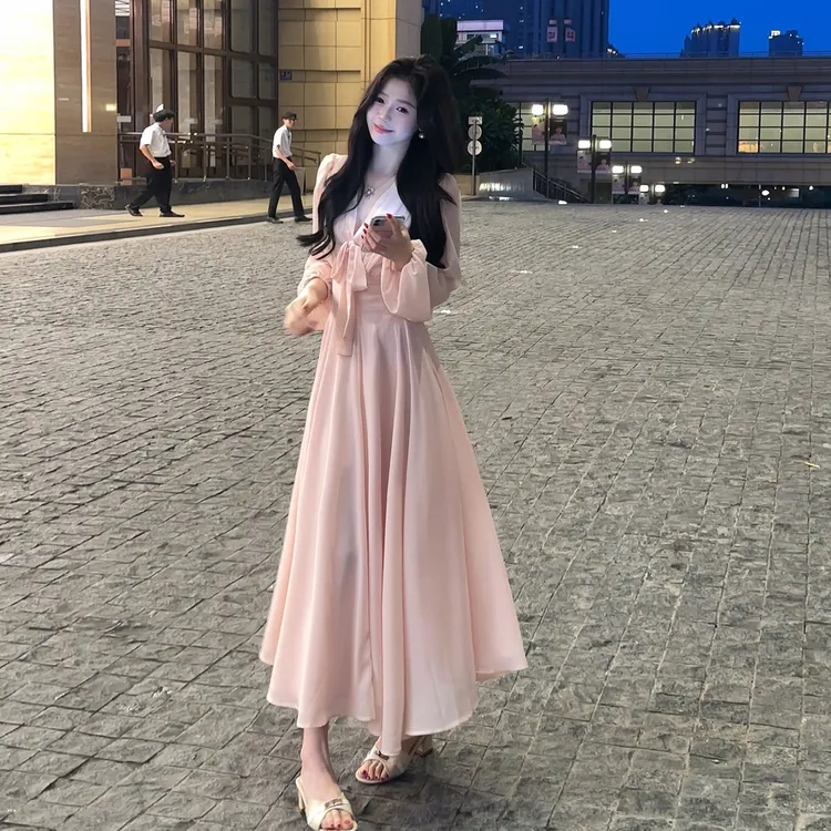 法式度假风粉色长袖连衣裙女早秋2025新款收腰甜美漂亮仙女长裙子