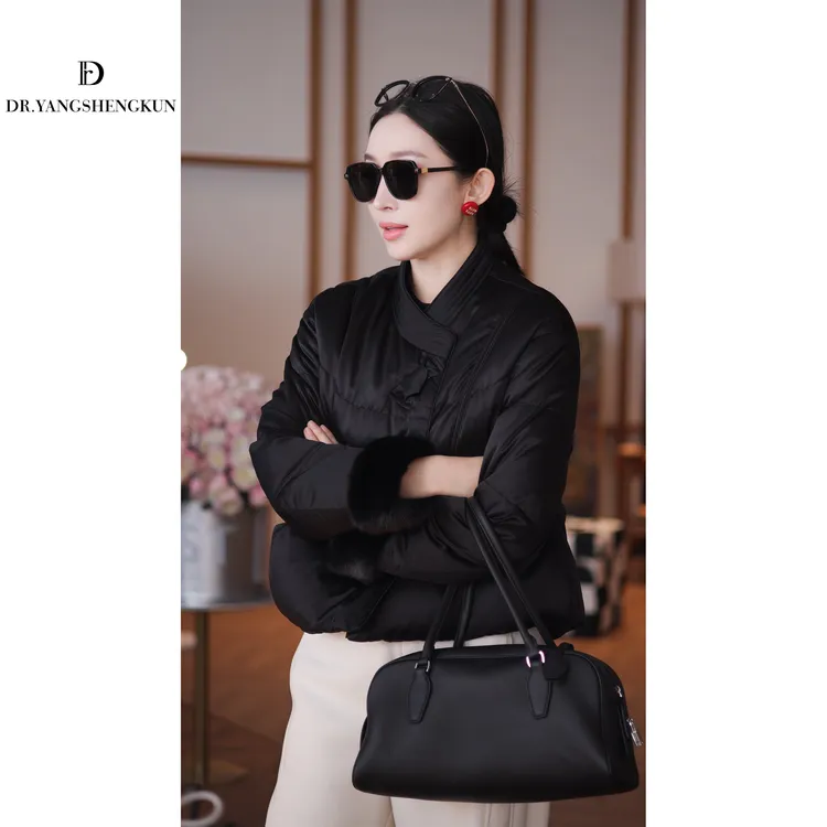 杨圣坤2025新品桑蚕丝棉混纺蝴蝶结扣水貂鹅绒服外套SQ25121207