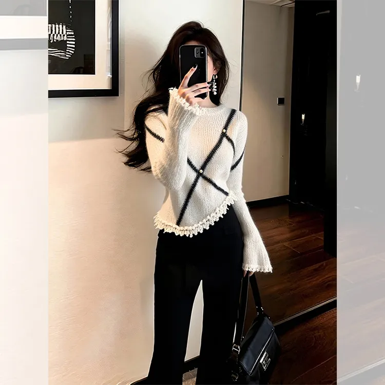 独特漂亮白色蕾丝小衫内搭打底喇叭袖针织衫洋气高贵上衣女装秋冬